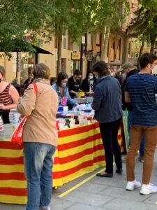 Llibreria ðŸŒ¹ðŸ“š La meva primera experiÃ¨ncia com a Llibretera | Sant Jordi 2021